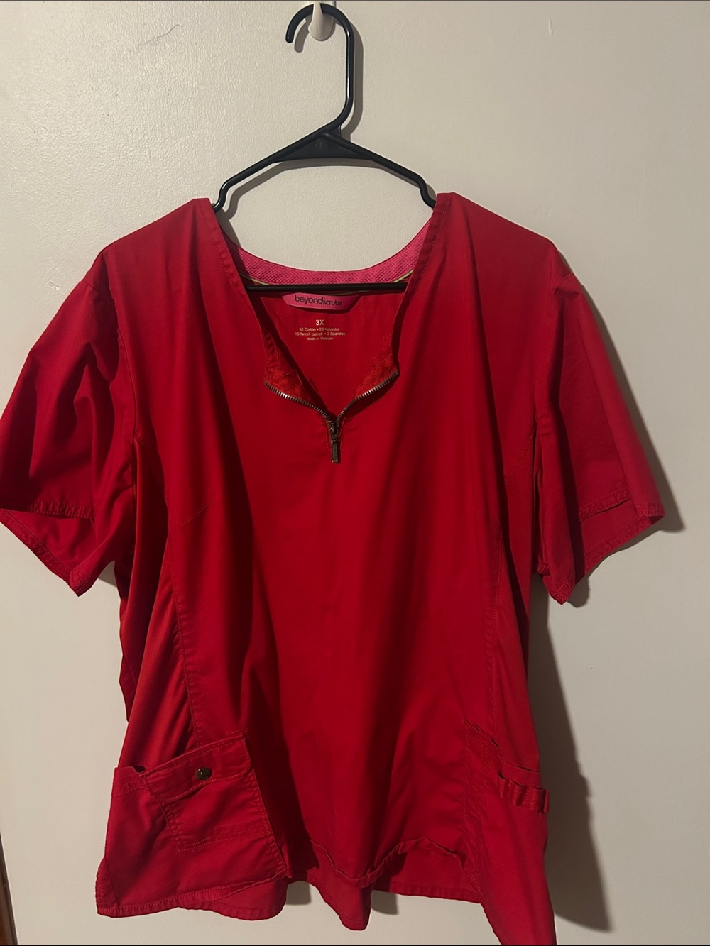 Beyond Scrubs women’s scrub top size 3X